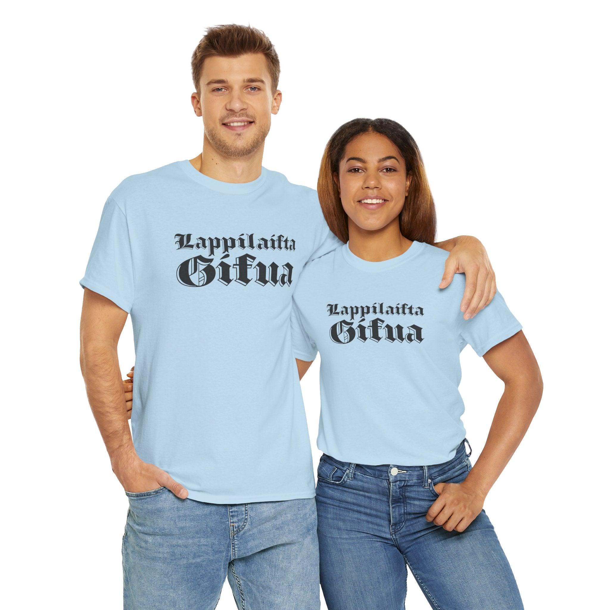 Lappilaista sisua t-paita, tumma retro teksti | 100% puuvillaa, unisex - Lourun verkkokauppa
