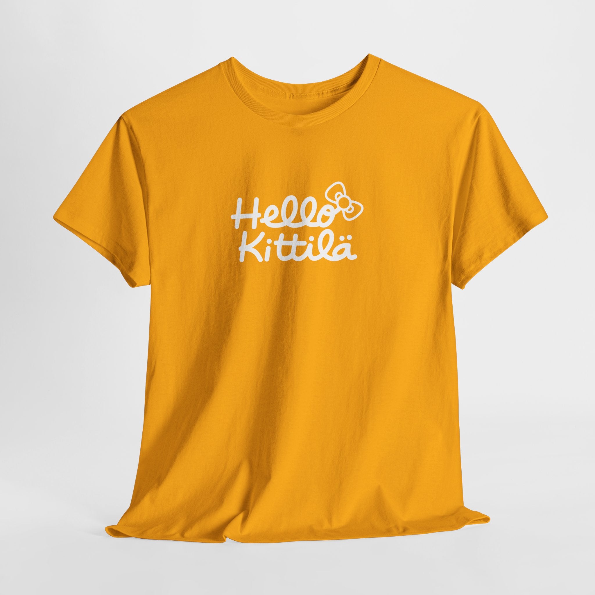 Hello Kittilä (iso valkoinen teksti) | 100% puuvillaa, unisex
