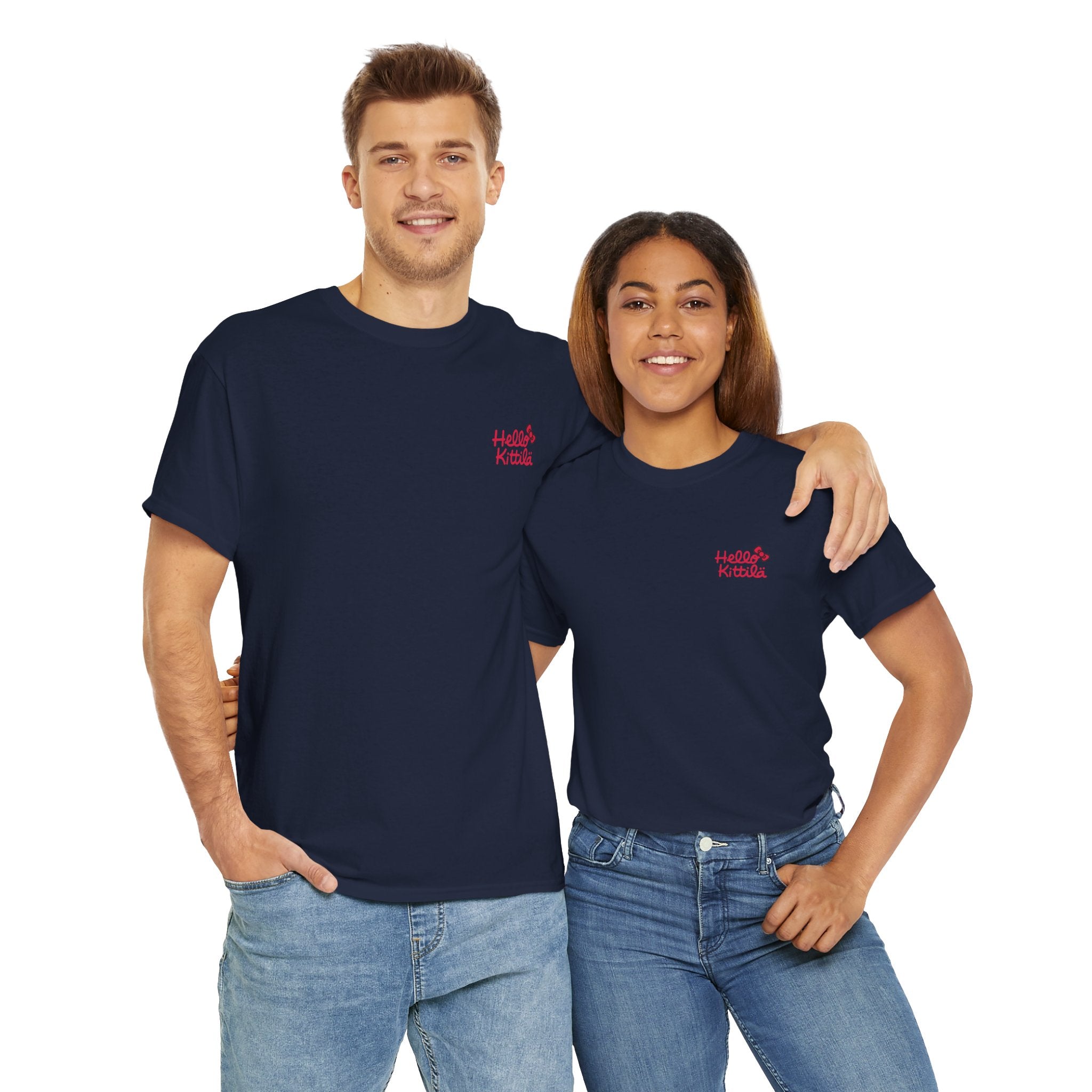 Hello Kittilä (pieni teksti) | 100% puuvillaa, unisex