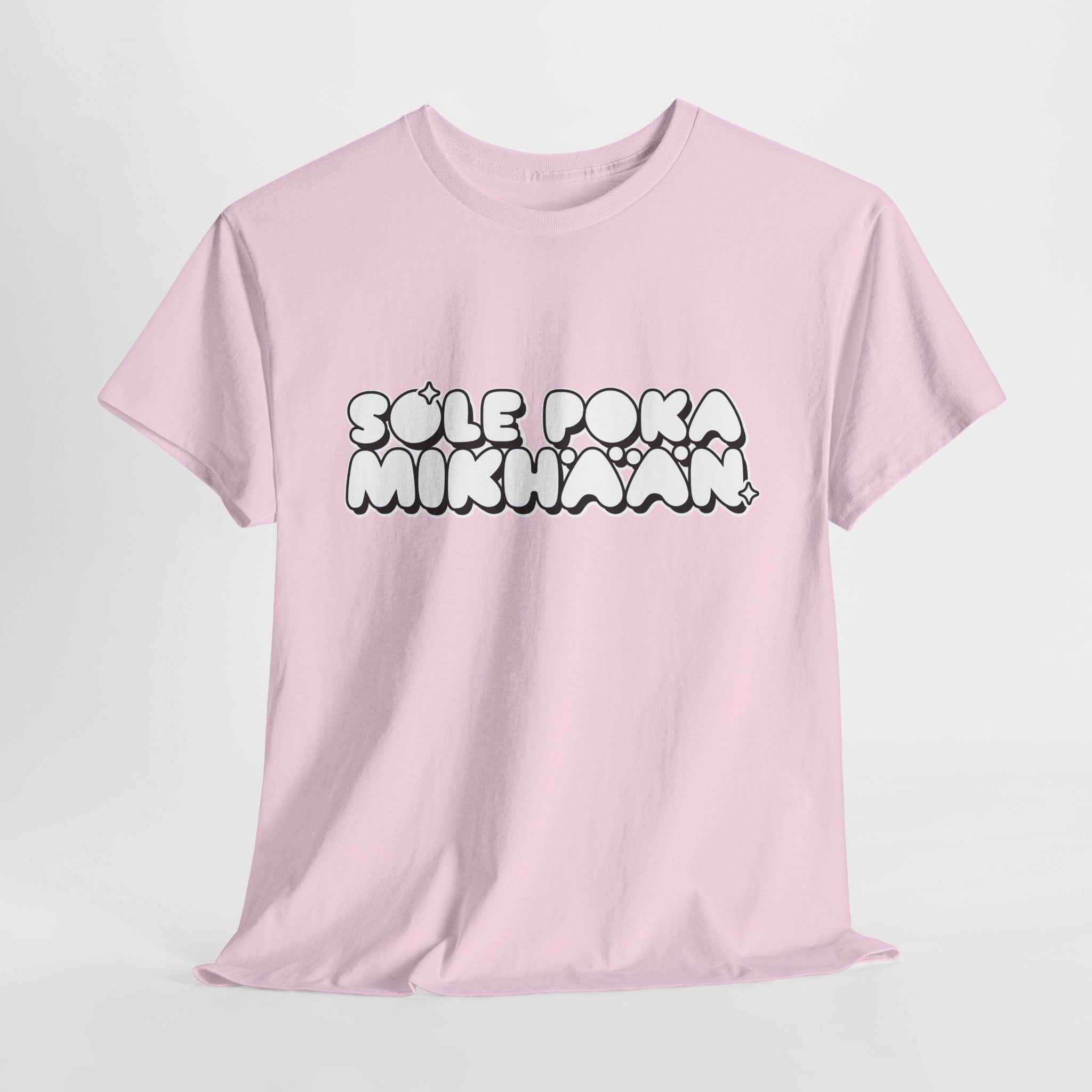 Sole Poka Mikhään t-paita, valkoinen pyöreä teksti | 100% puuvillaa, unisex