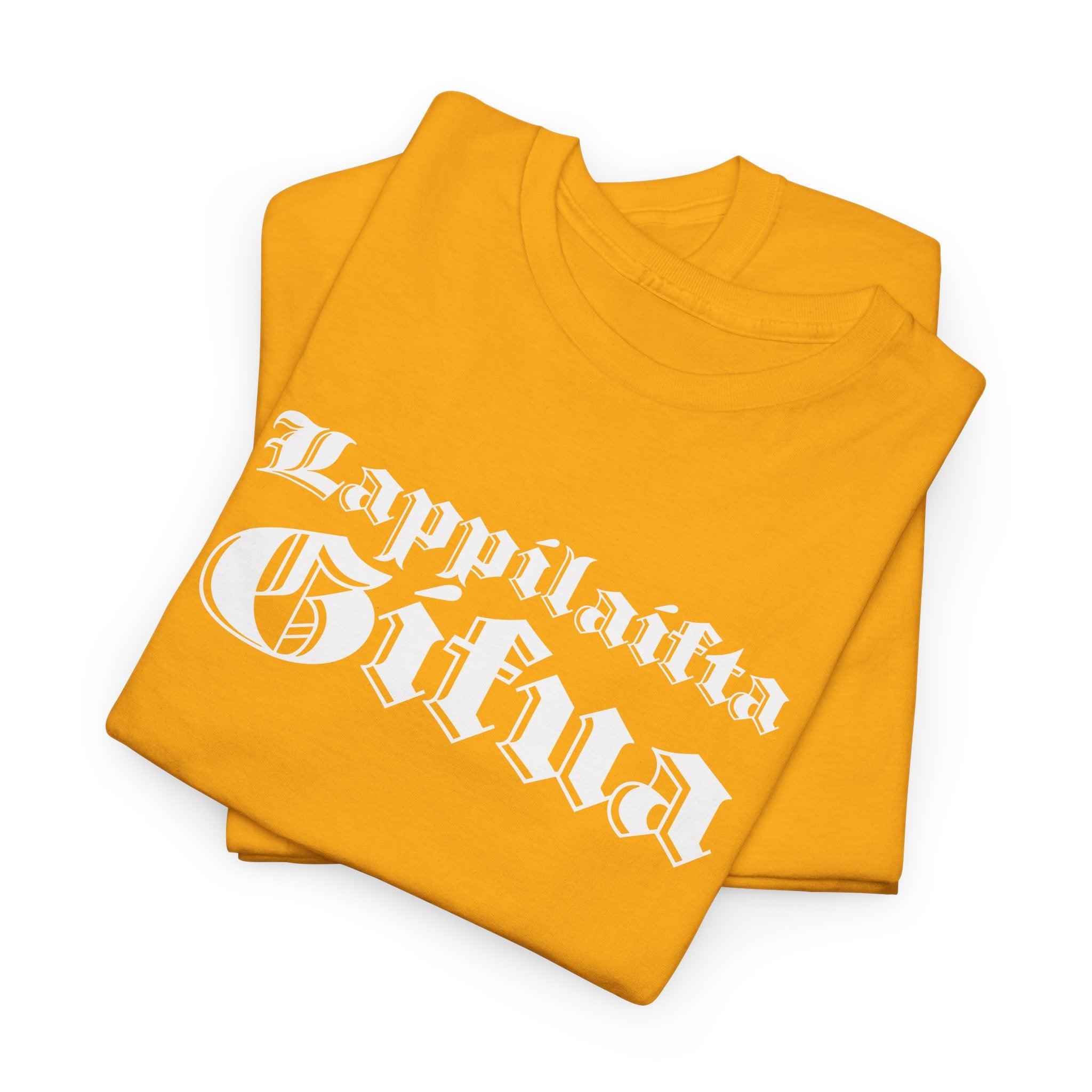 Lappilaista sisua t-paita, valkoinen retro teksti | 100% puuvillaa, unisex - Lourun verkkokauppa