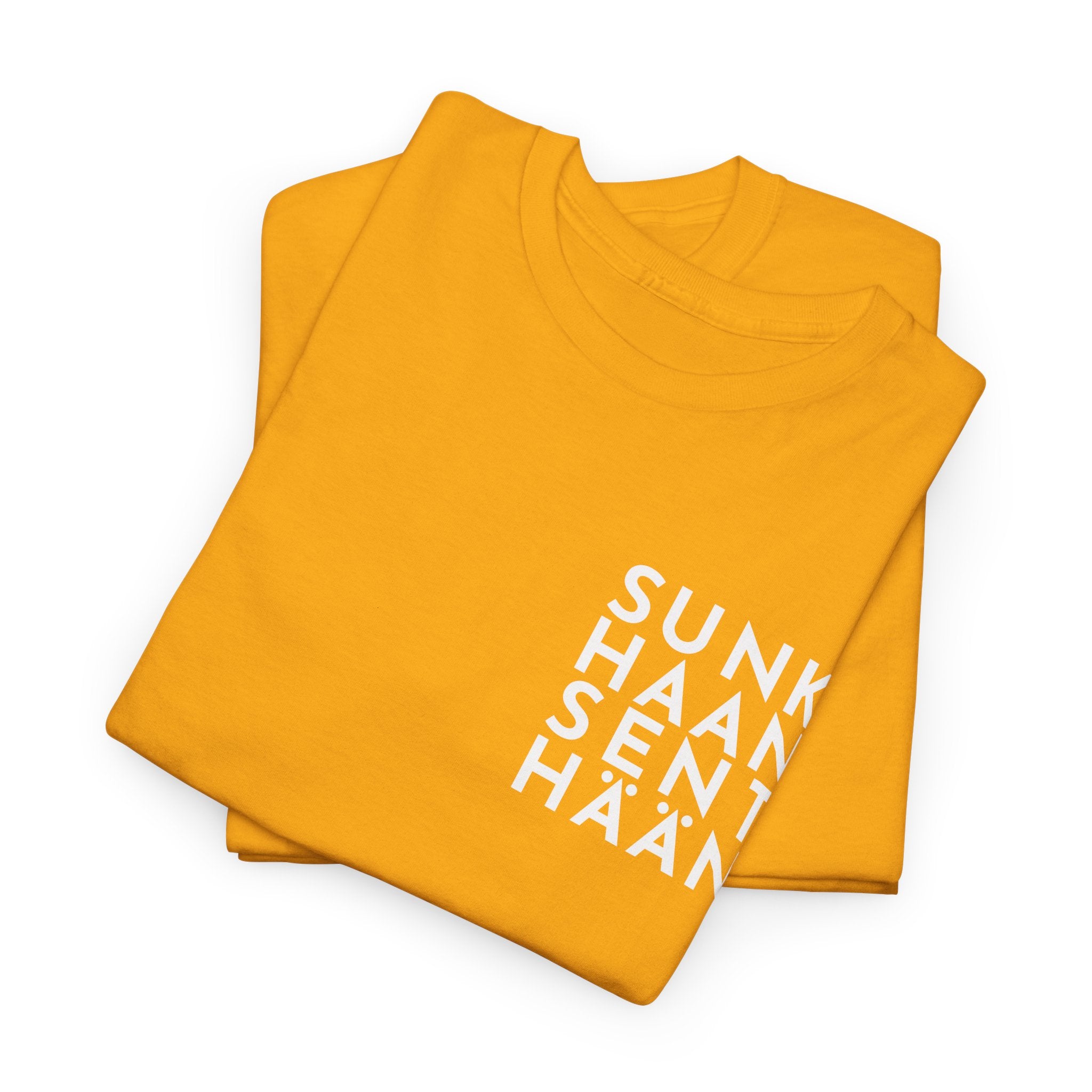 Sunkhaan Senthään t-paita, valkoinen teksti | 100% puuvillaa, unisex