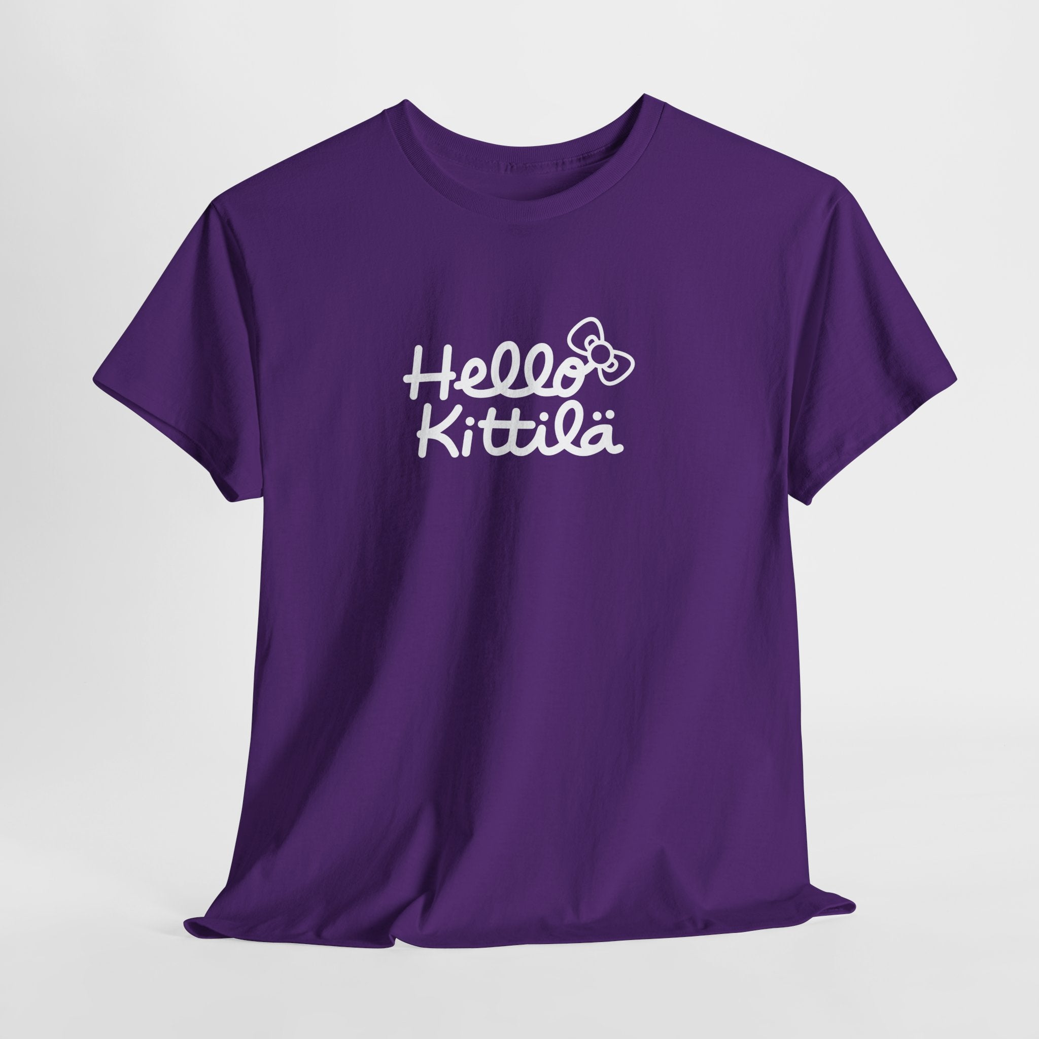 Hello Kittilä (iso valkoinen teksti) | 100% puuvillaa, unisex