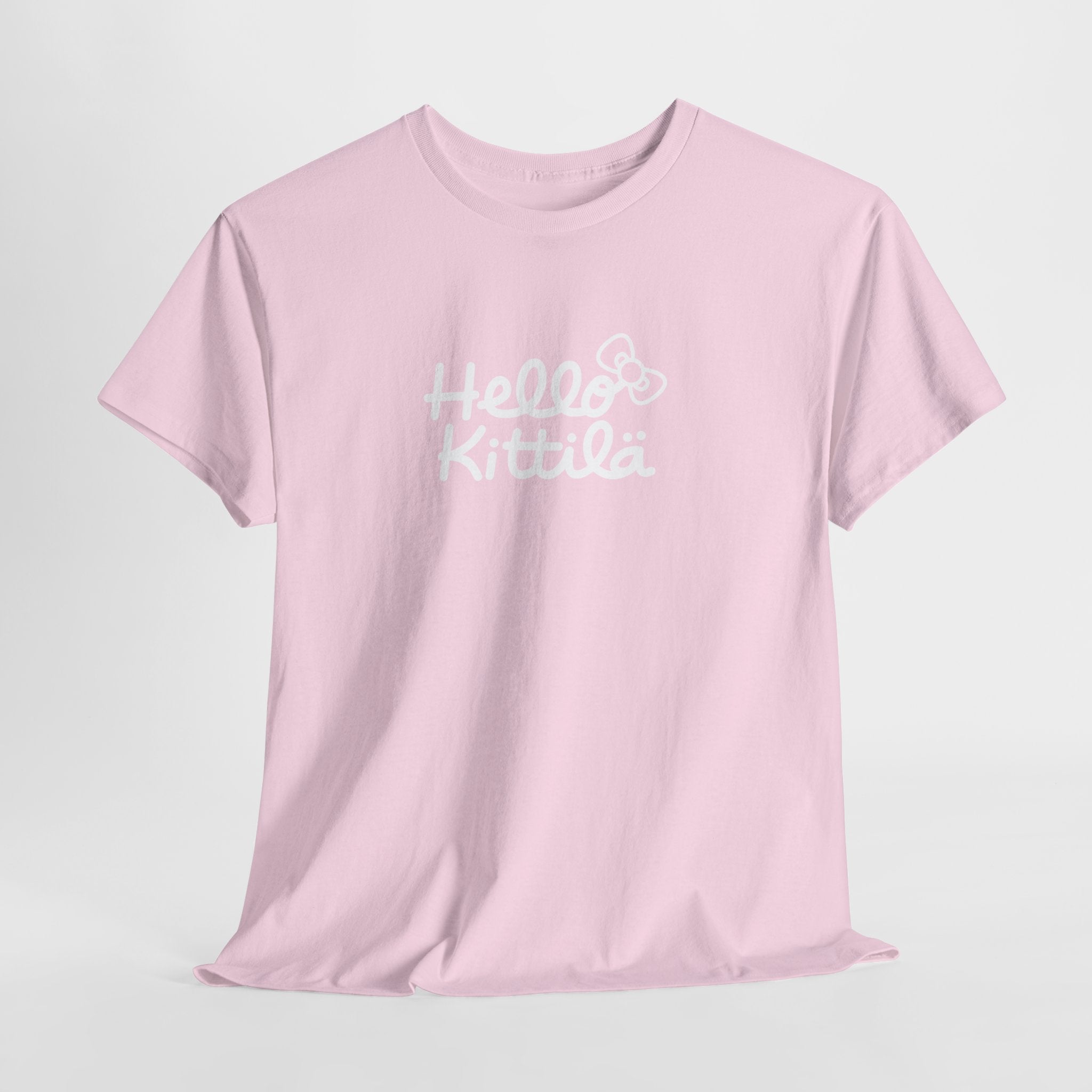 Hello Kittilä (iso valkoinen teksti) | 100% puuvillaa, unisex