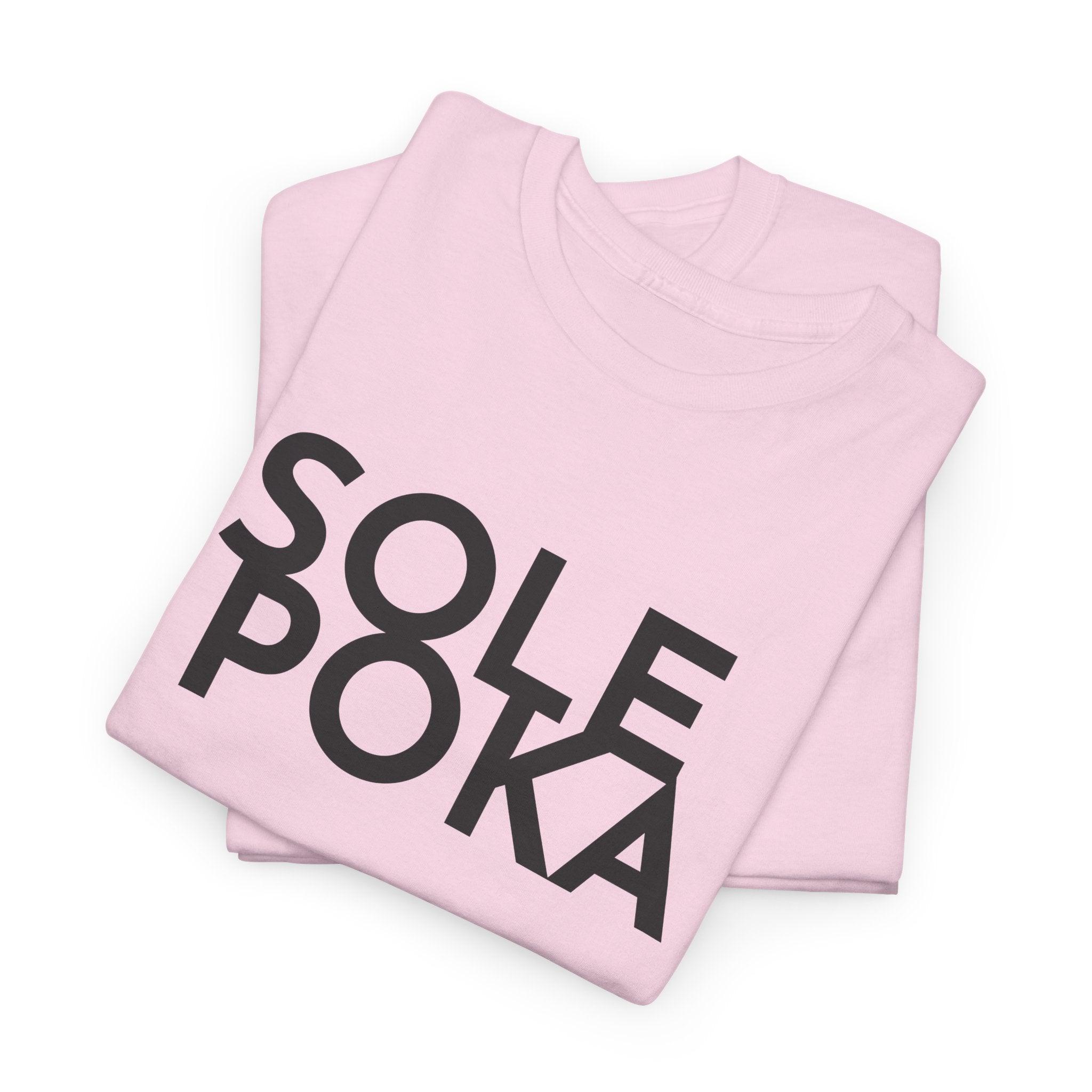 Sole Poka t-paita, musta teksti | 100% puuvillaa, unisex - Lourun verkkokauppa