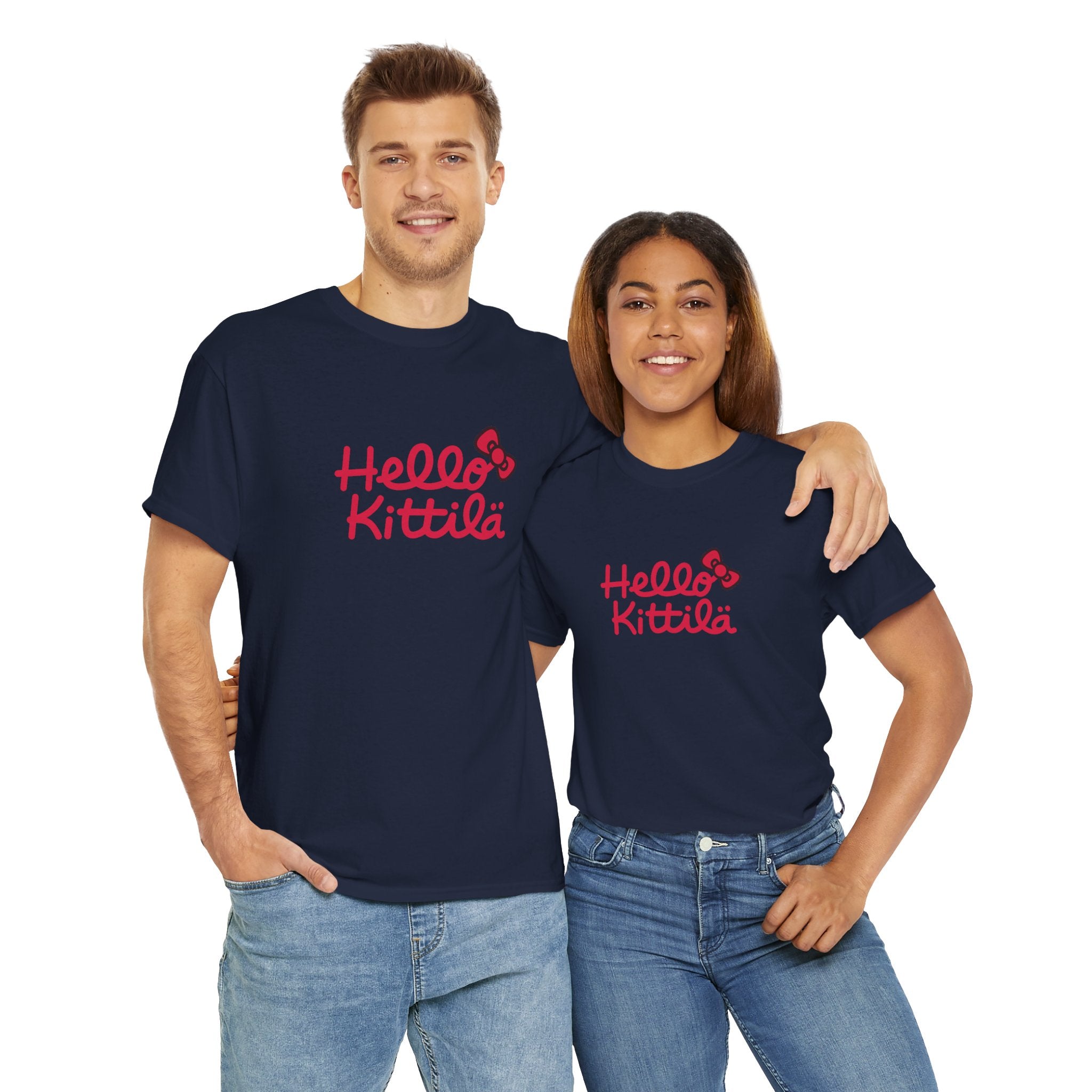Hello Kittilä (iso teksti) | 100% puuvillaa, unisex