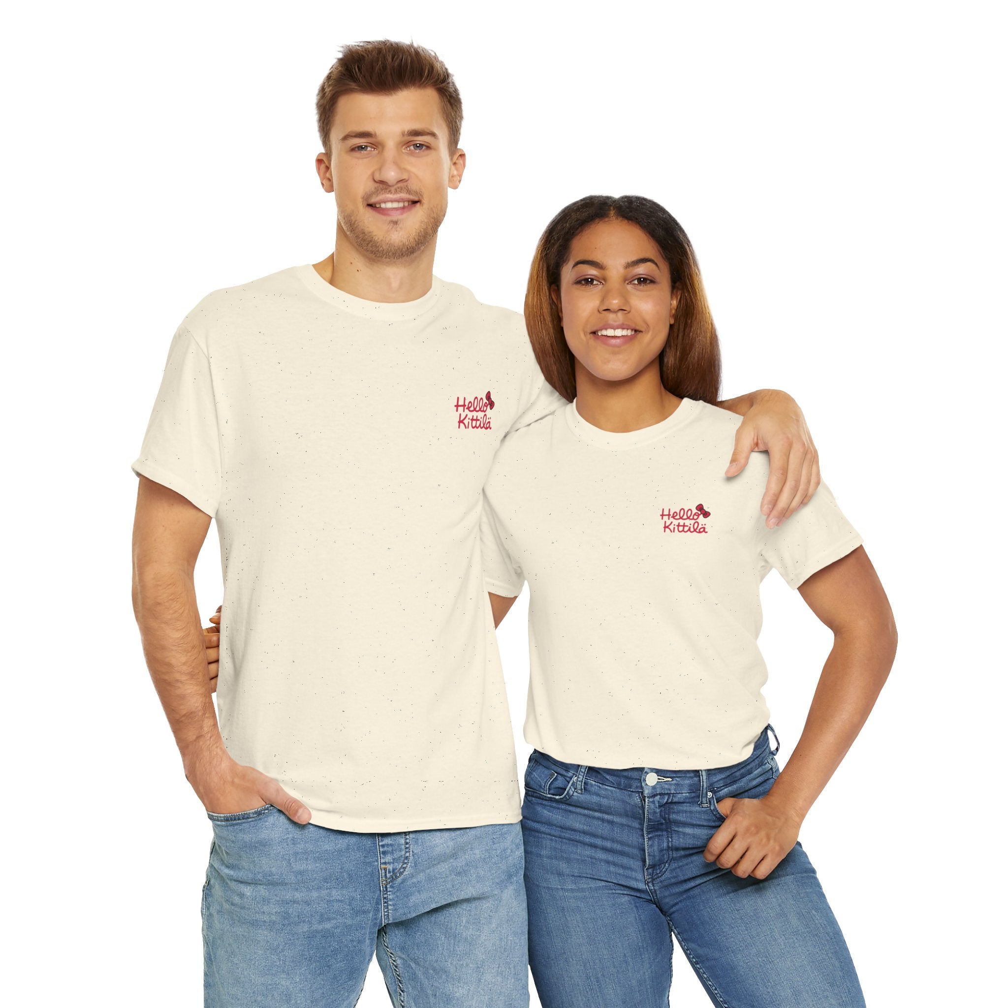 Hello Kittilä (pieni teksti) | 100% puuvillaa, unisex