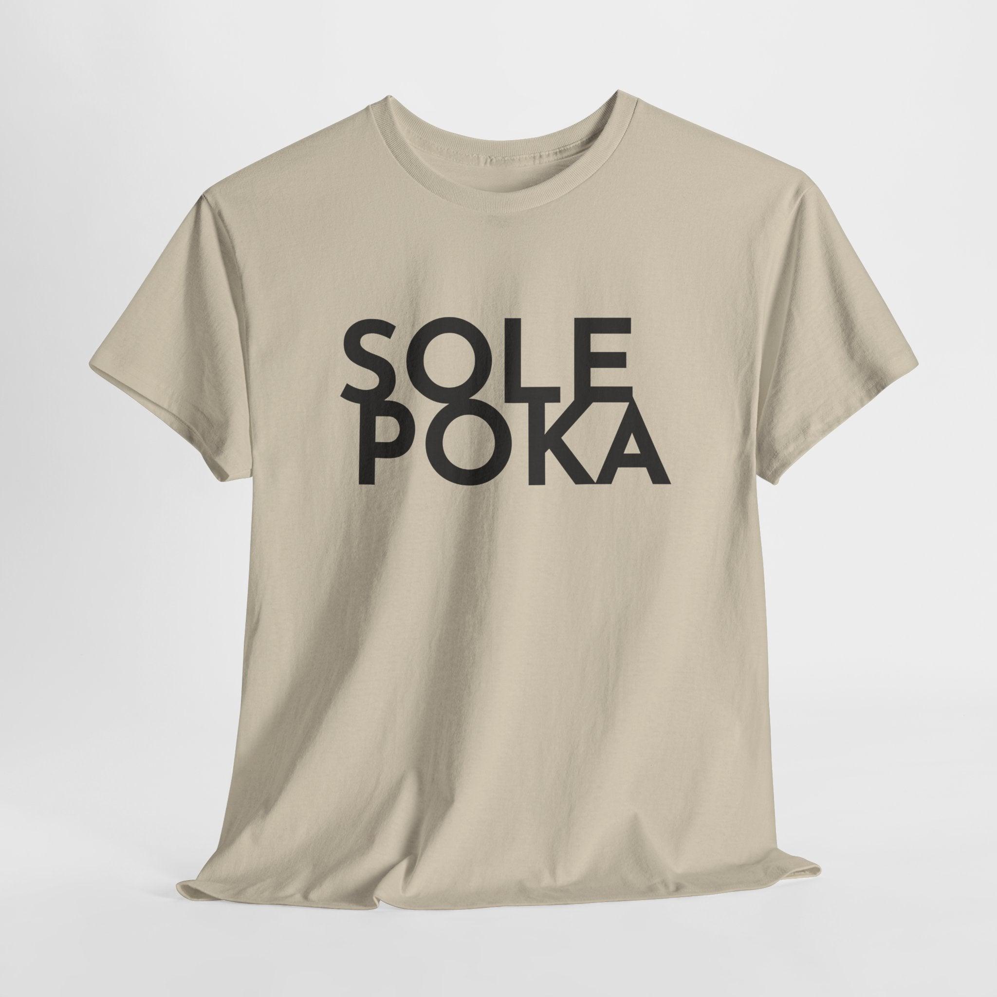 Sole Poka t-paita, musta teksti | 100% puuvillaa, unisex - Lourun verkkokauppa
