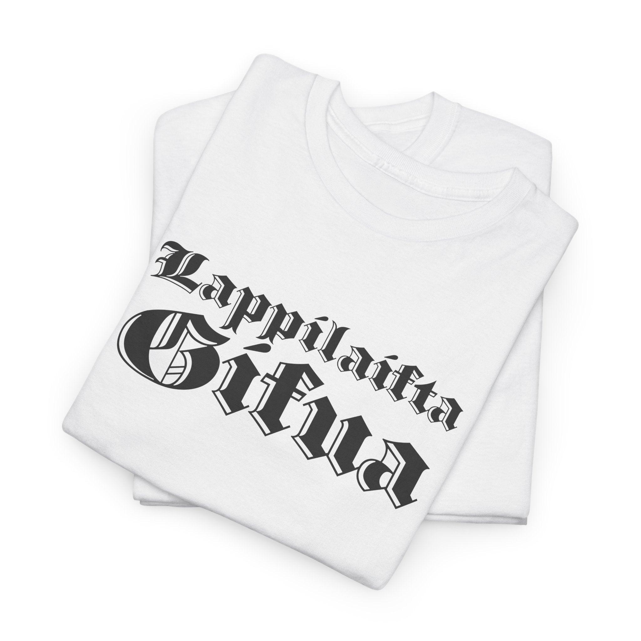 Lappilaista sisua t-paita, tumma retro teksti | 100% puuvillaa, unisex - Lourun verkkokauppa