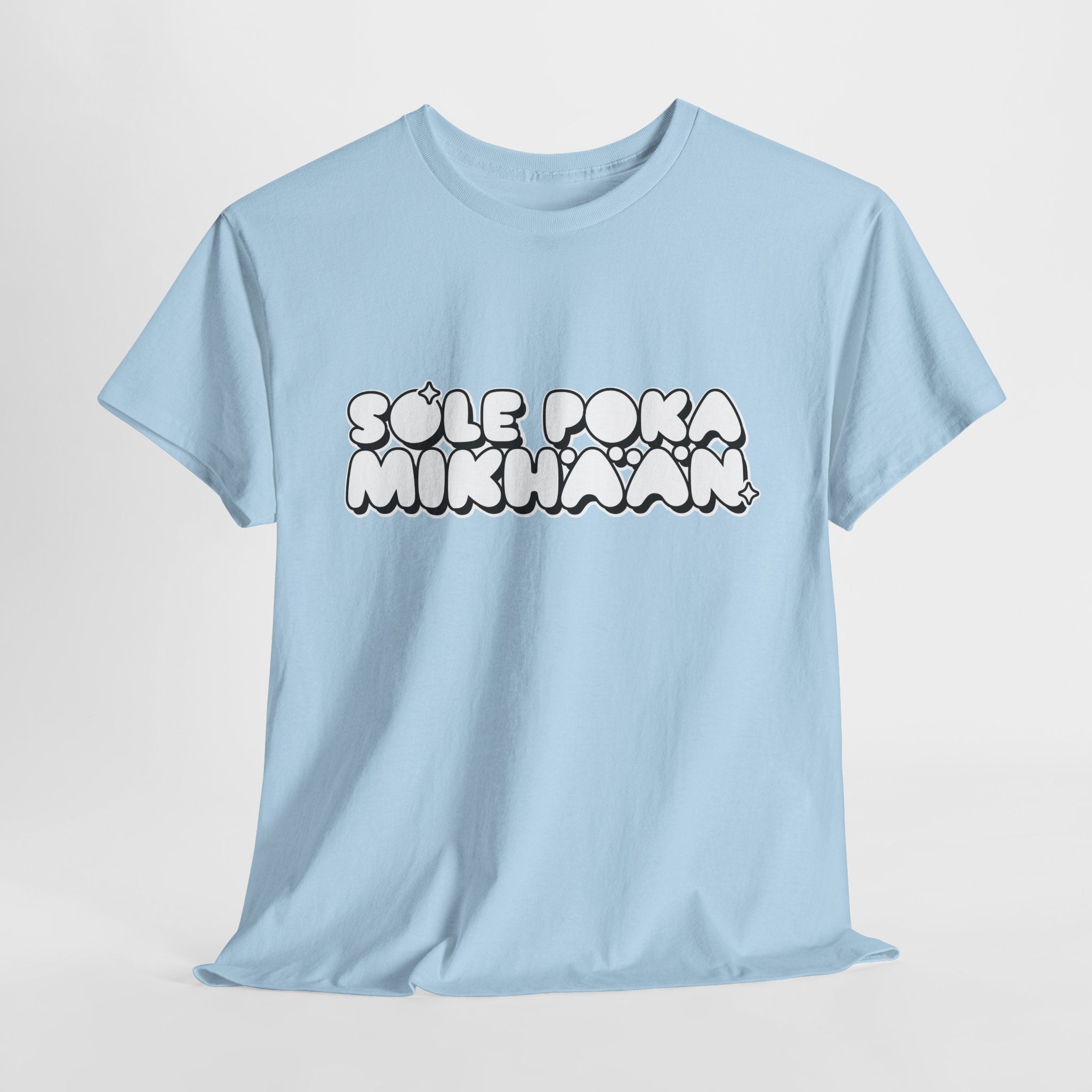 Sole Poka Mikhään t-paita, valkoinen pyöreä teksti | 100% puuvillaa, unisex