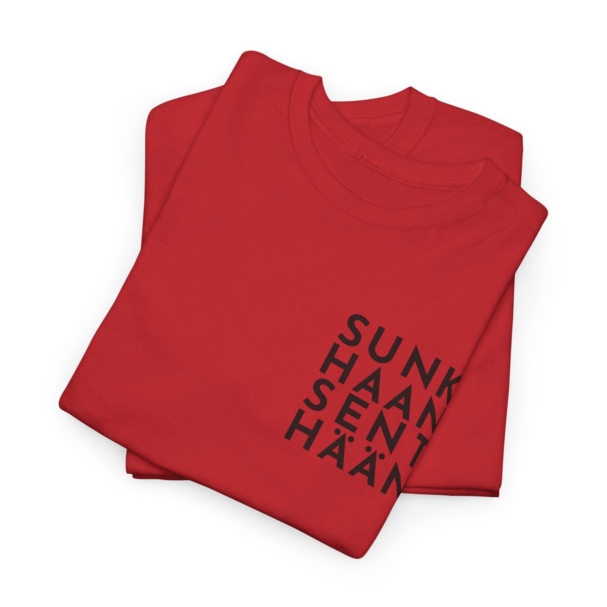 Sunkhaan Senthään t-paita, musta teksti | 100% puuvillaa, unisex - Lourun verkkokauppa
