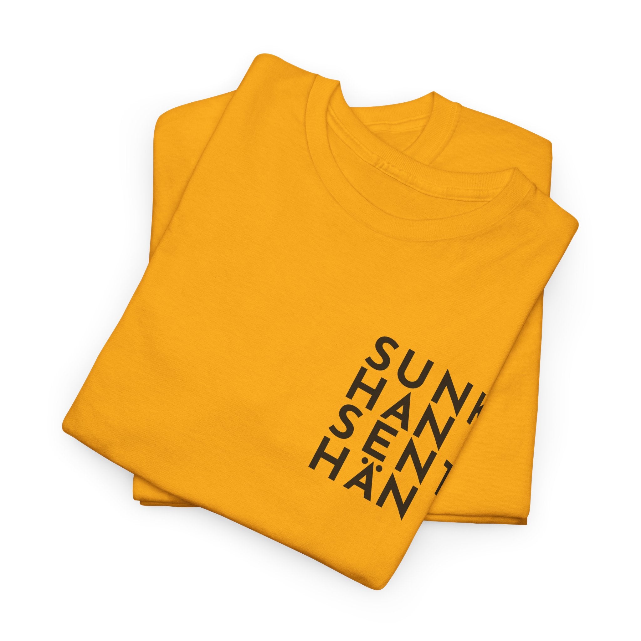 Sunkhan Senthän t-paita Kittilän tyyliin, musta teksti | 100% puuvillaa, unisex