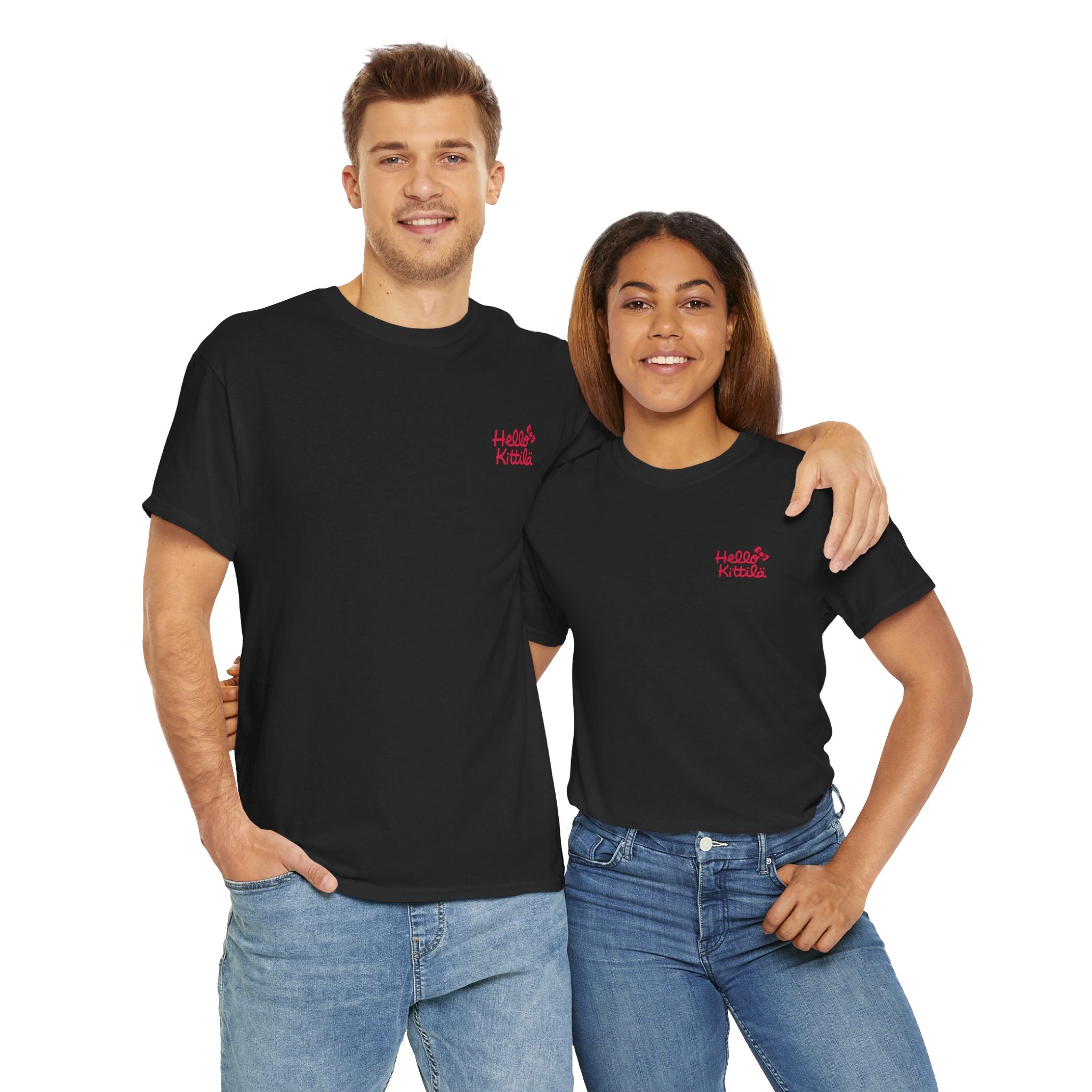 Hello Kittilä (pieni teksti) | 100% puuvillaa, unisex