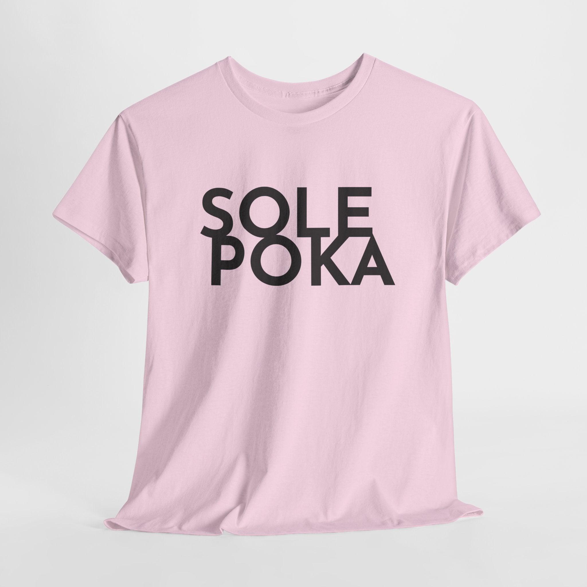 Sole Poka t-paita, musta teksti | 100% puuvillaa, unisex - Lourun verkkokauppa