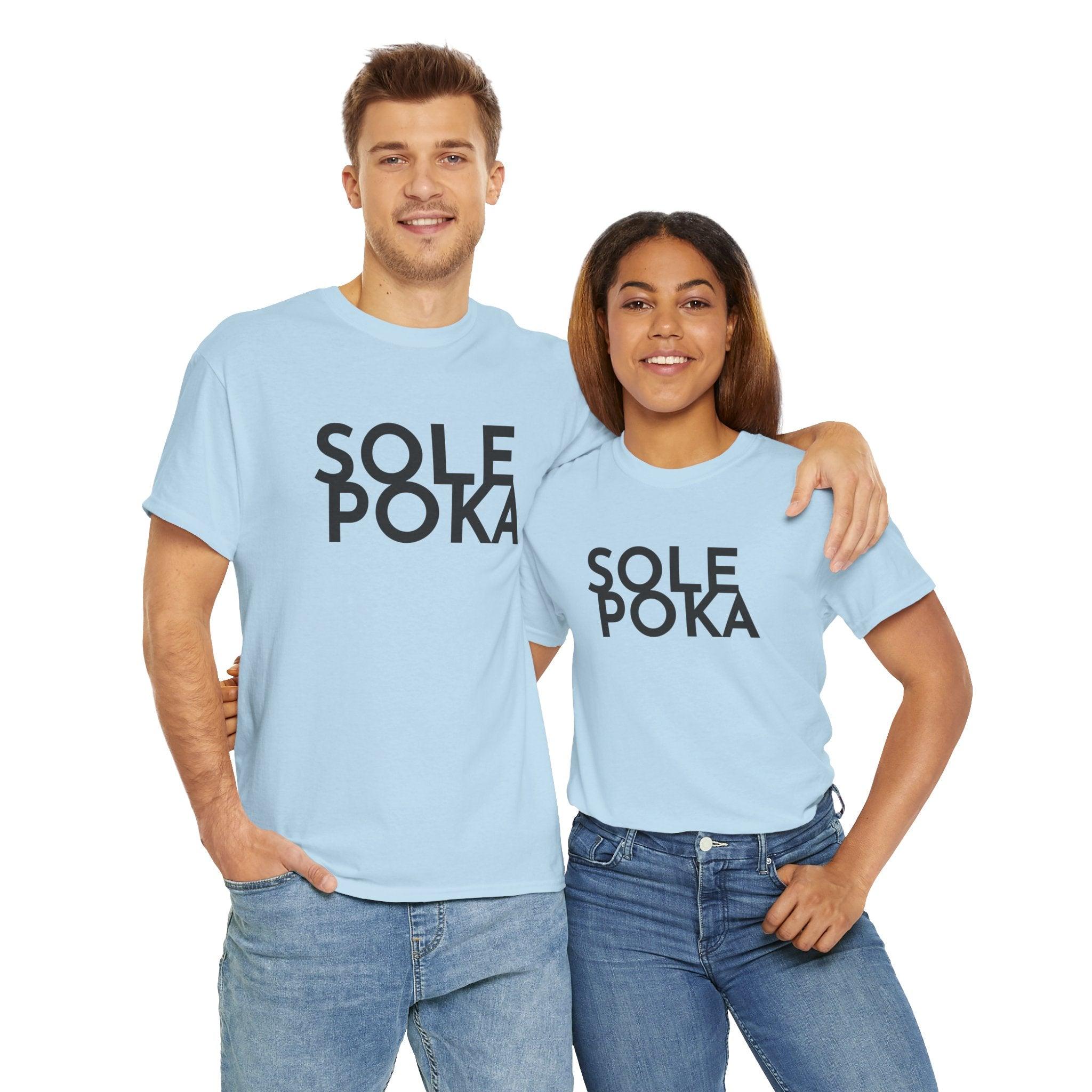 Sole Poka t-paita, musta teksti | 100% puuvillaa, unisex - Lourun verkkokauppa