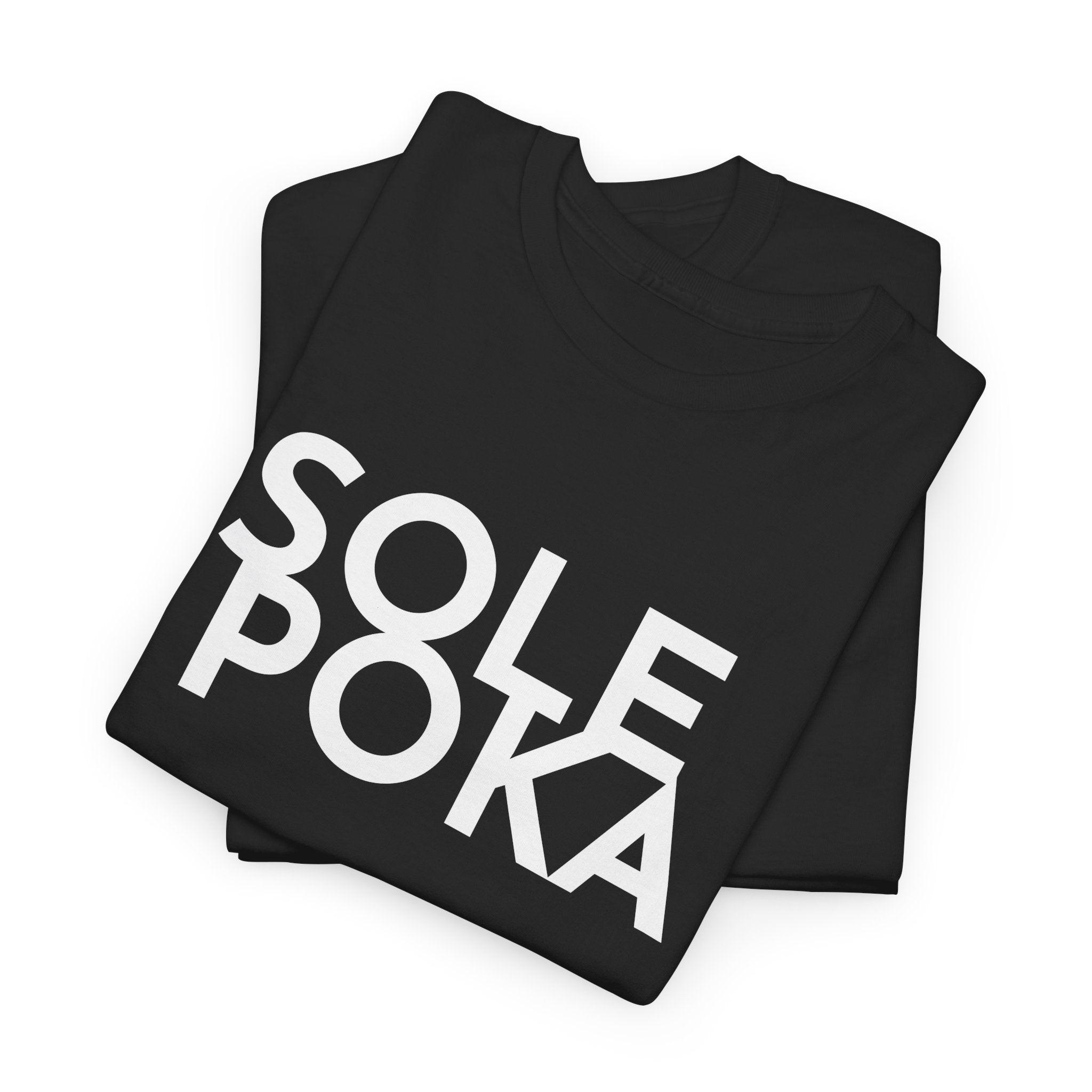 Sole Poka t-paita, valkoinen teksti | 100% puuvillaa, unisex - Lourun verkkokauppa