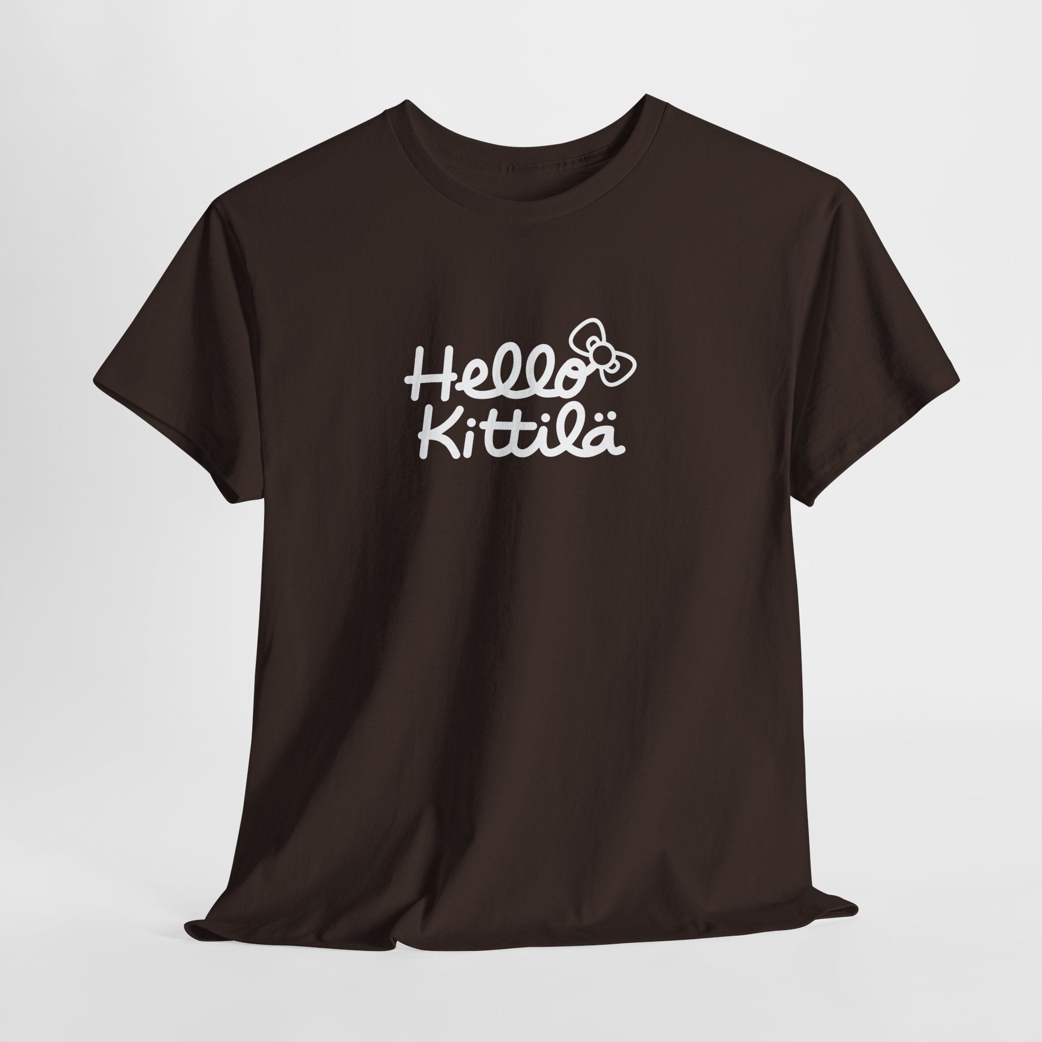 Hello Kittilä (iso valkoinen teksti) | 100% puuvillaa, unisex
