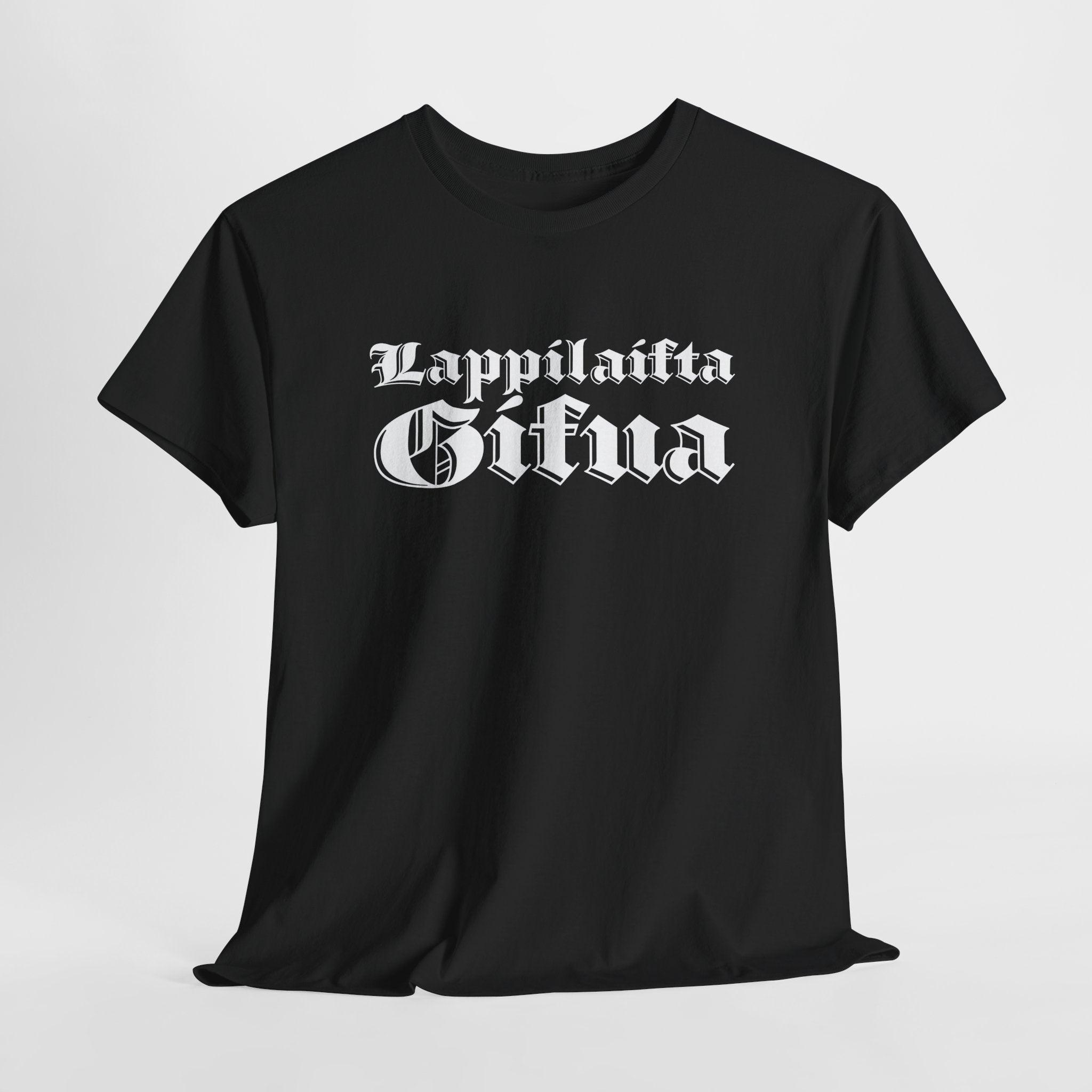 Lappilaista sisua t-paita, valkoinen retro teksti | 100% puuvillaa, unisex - Lourun verkkokauppa