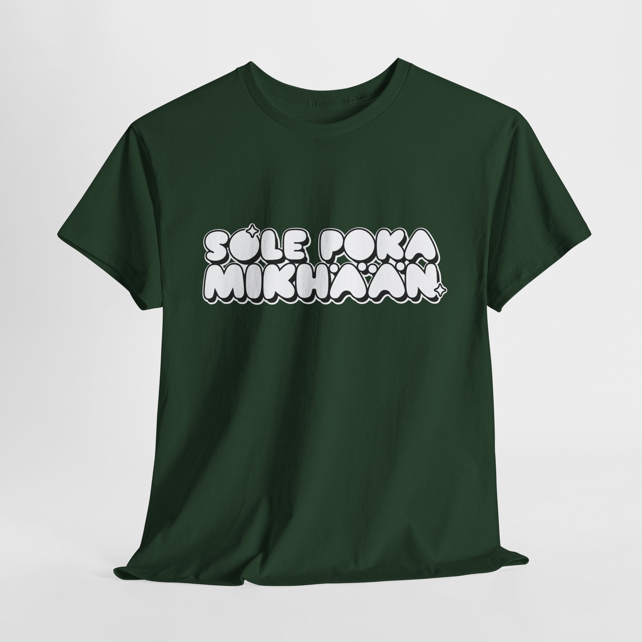 Sole Poka Mikhään t-paita, valkoinen pyöreä teksti | 100% puuvillaa, unisex
